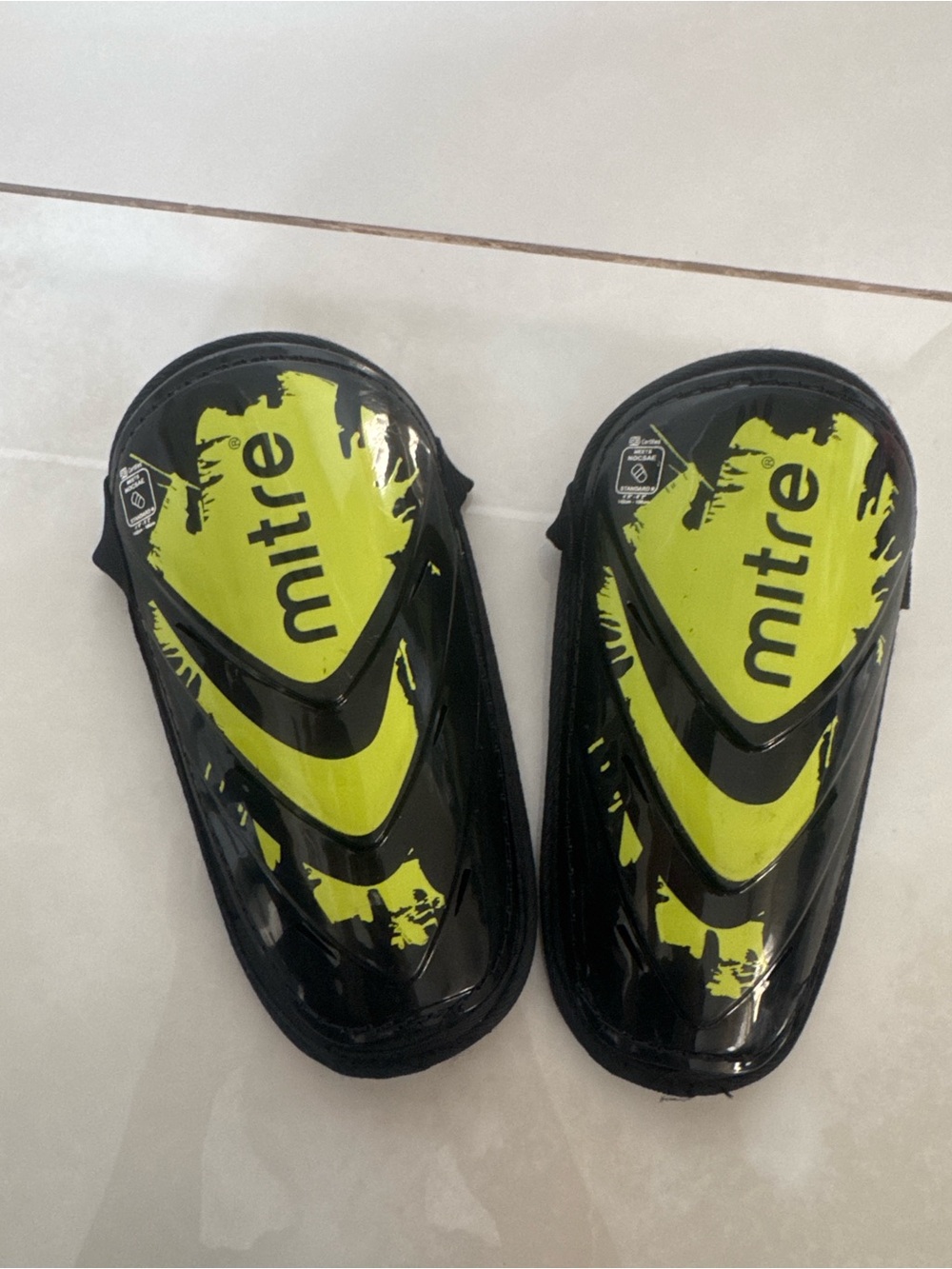 Kids' Neon Yellow & Black Shin Guards